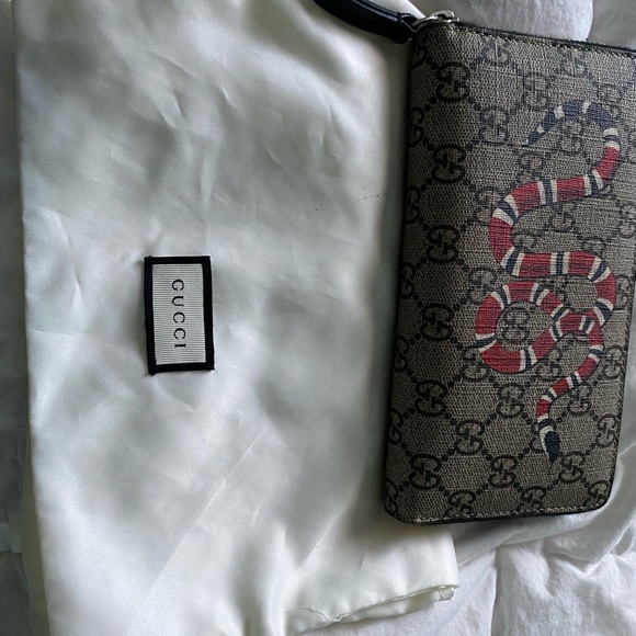 GG Supreme King Snake Zip Around Gucci Wallet - Picture 9 of 11